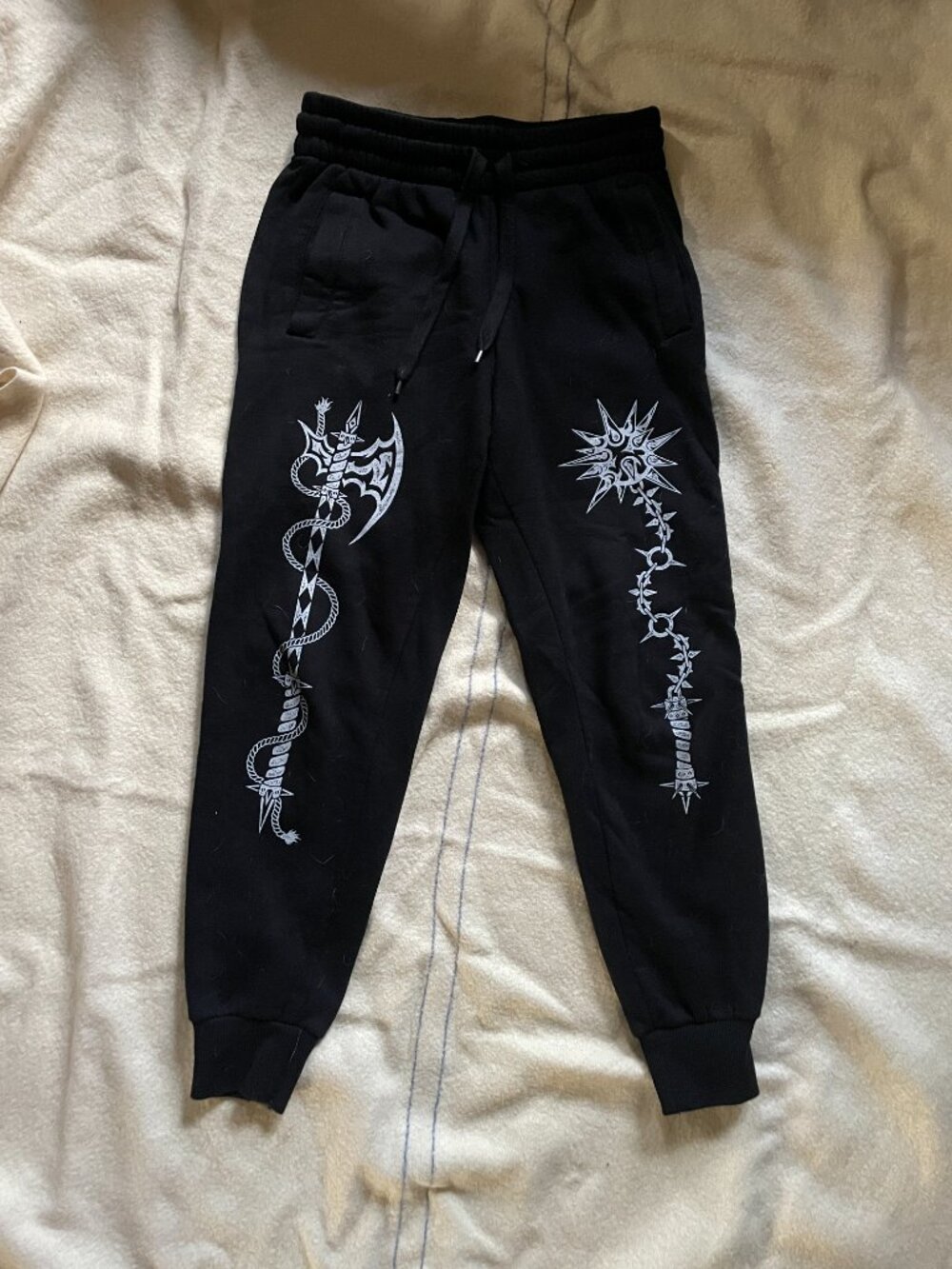 While Odin Sleeps arsenal joggers M (fits more like small, see description) - Picture 2 of 3